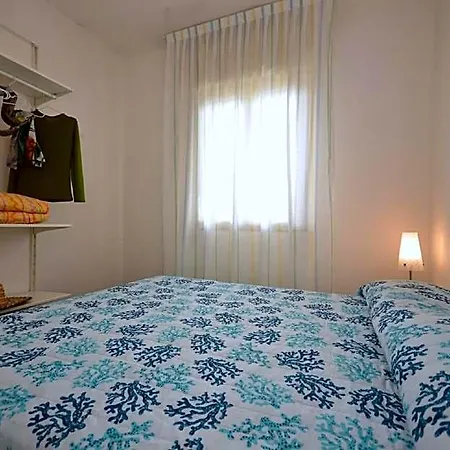 Hotel Bright Flat Surrounded By A Garden 700m From The Sea